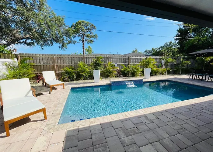 Sarasota Paradise Home Near Siesta Key Beach